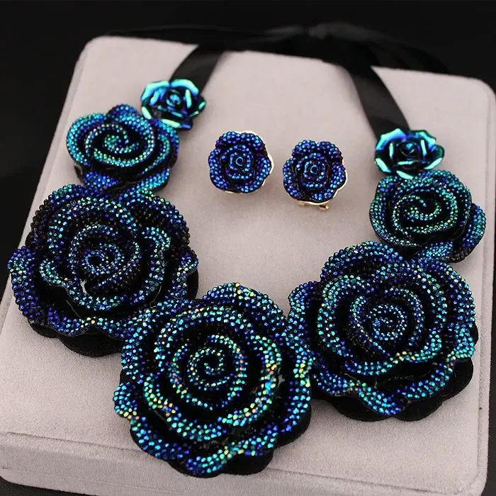 Blumenkette Blau 2