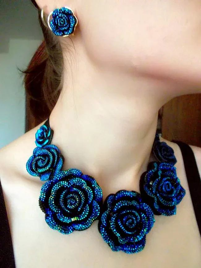 Blumenkette Blau 3