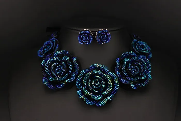 Blumenkette Blau 5