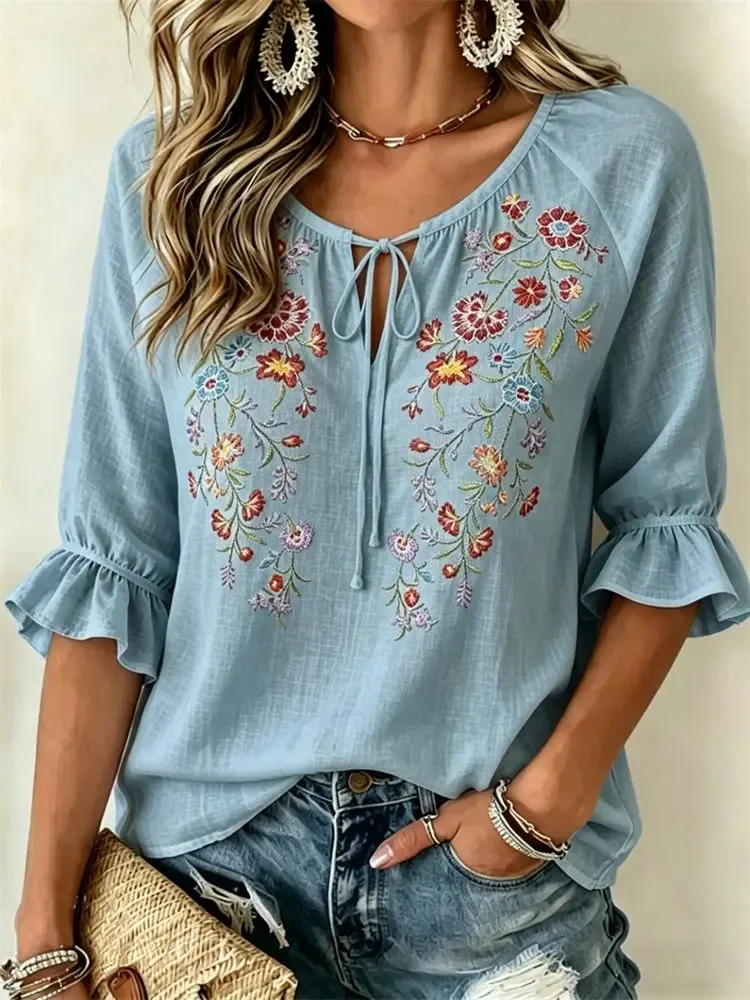 Blaue Bluse Mit Blumen 3