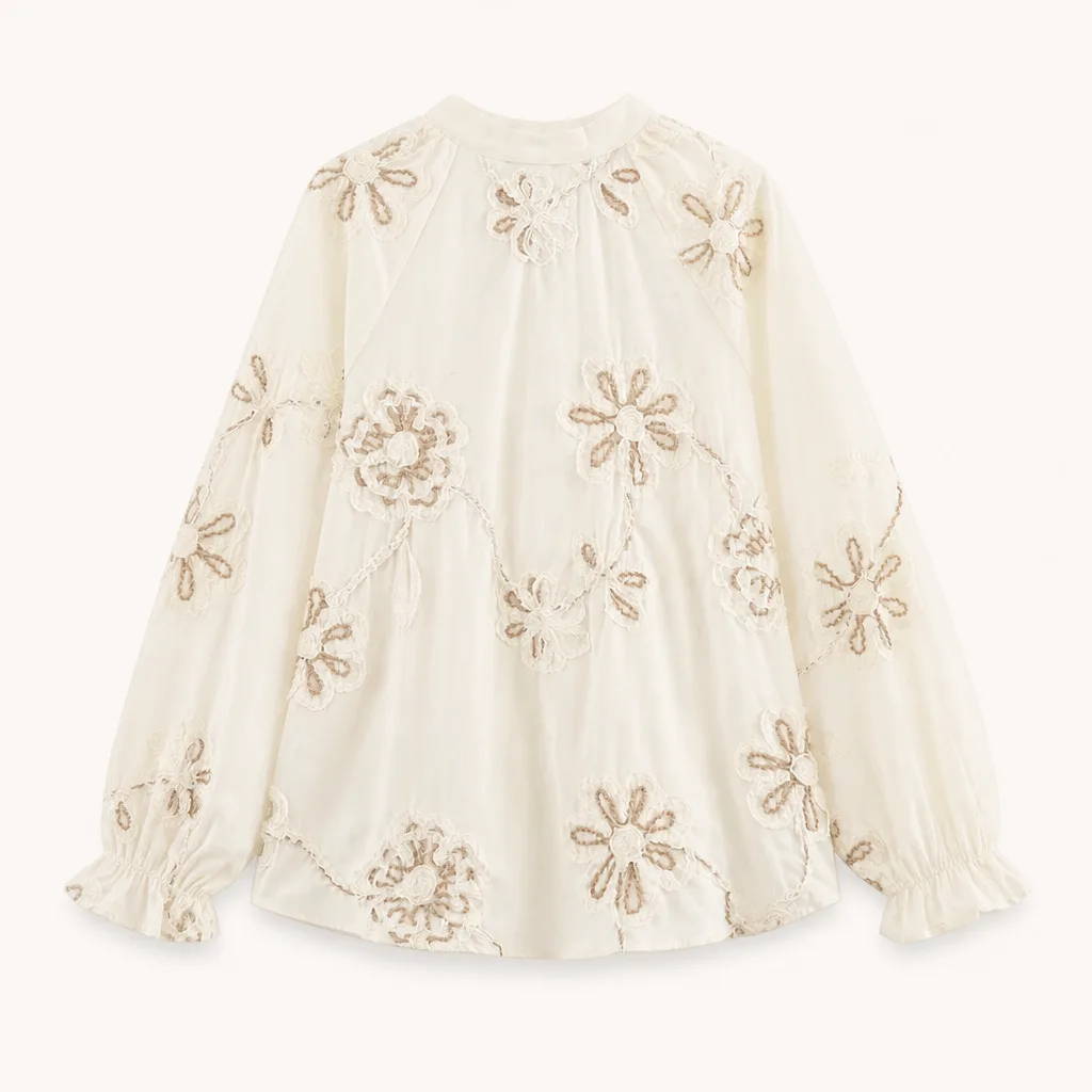 Bluse Mit Gestickten Blumen 1