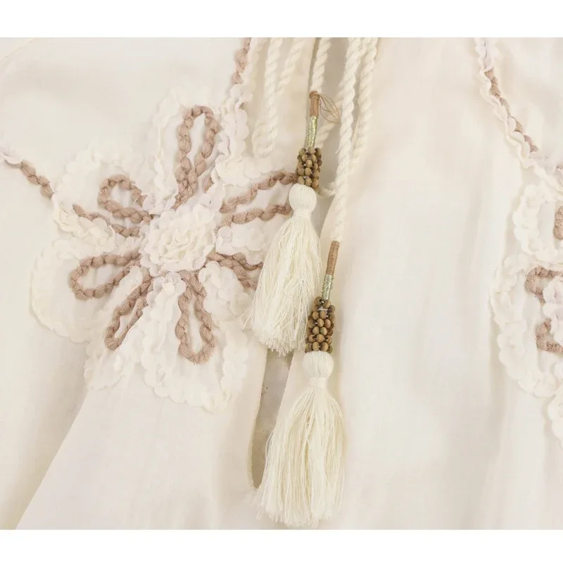 Bluse Mit Gestickten Blumen 4