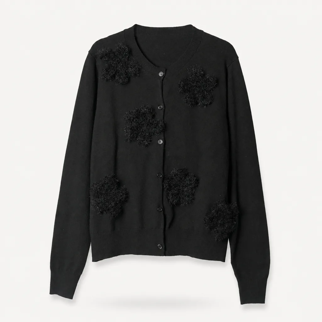 Schwarzer Pullover Mit Blumen 1