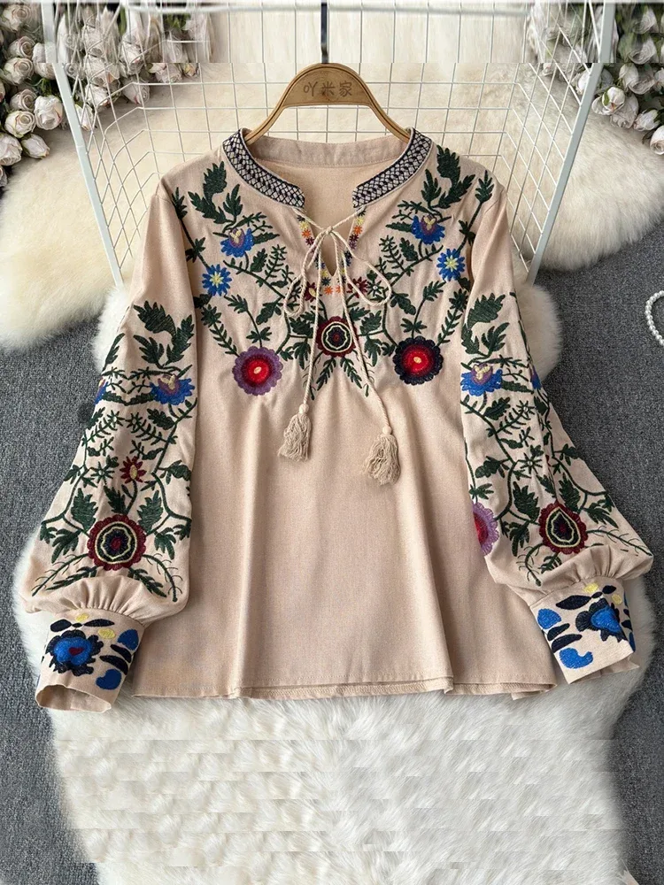 Bluse Mit Aufgenähten Blumen 2