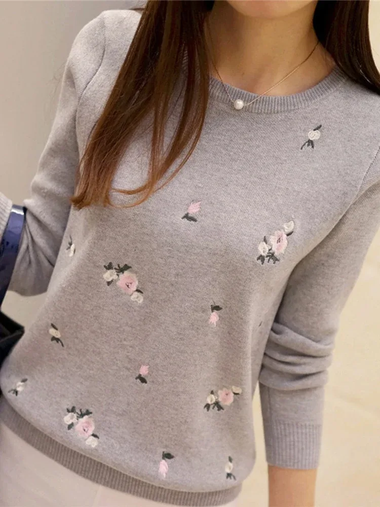 Pullover Mit Gestickten Blumen 1