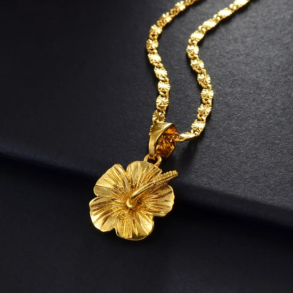Hawaiian Flower Necklace 2