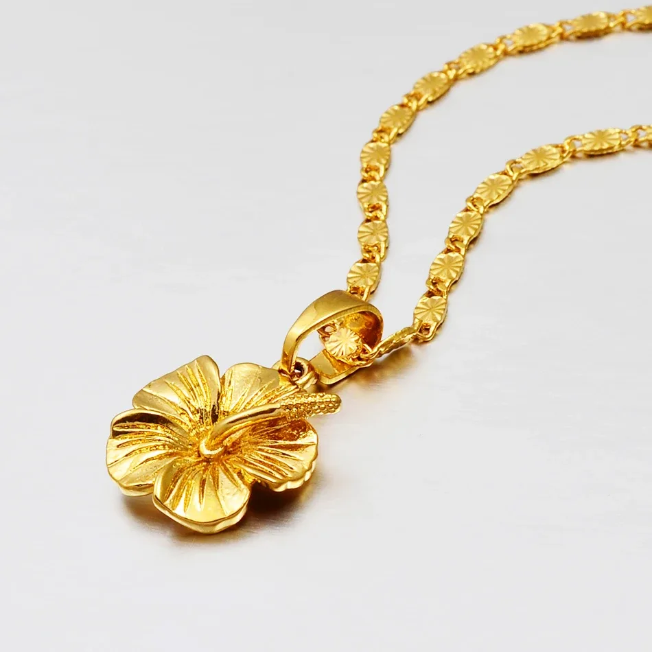 Hawaiian Flower Necklace 4